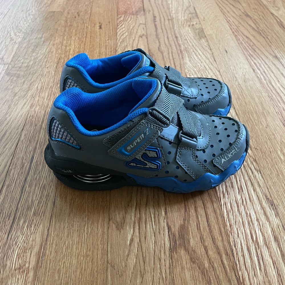 Skecherse Boys Shoes - Picture 1 of 8